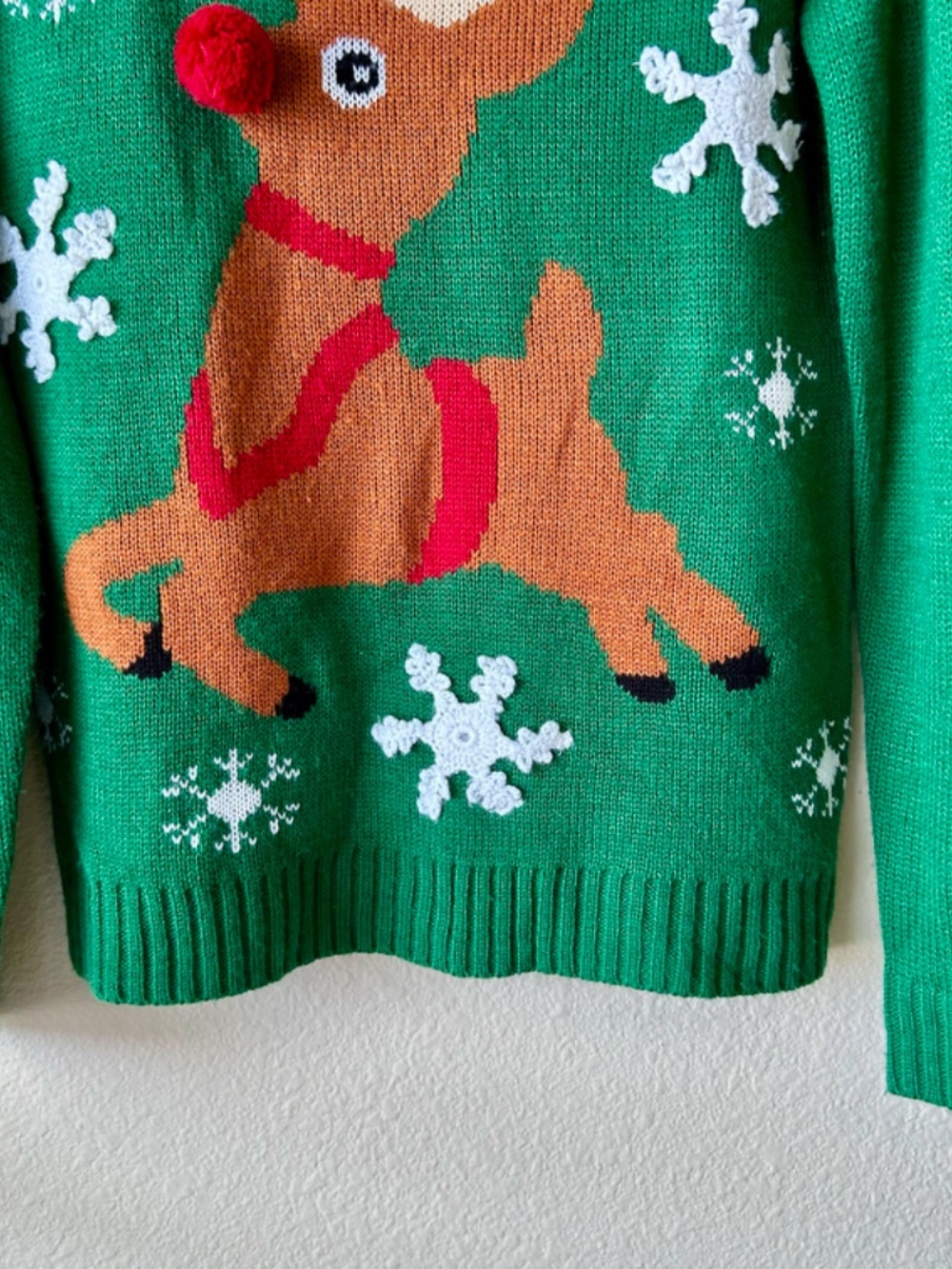 Reindeer Holiday Sweater Green Brown Red White Snowflake Long Sleeve Crew Small - Picture 4 of 9